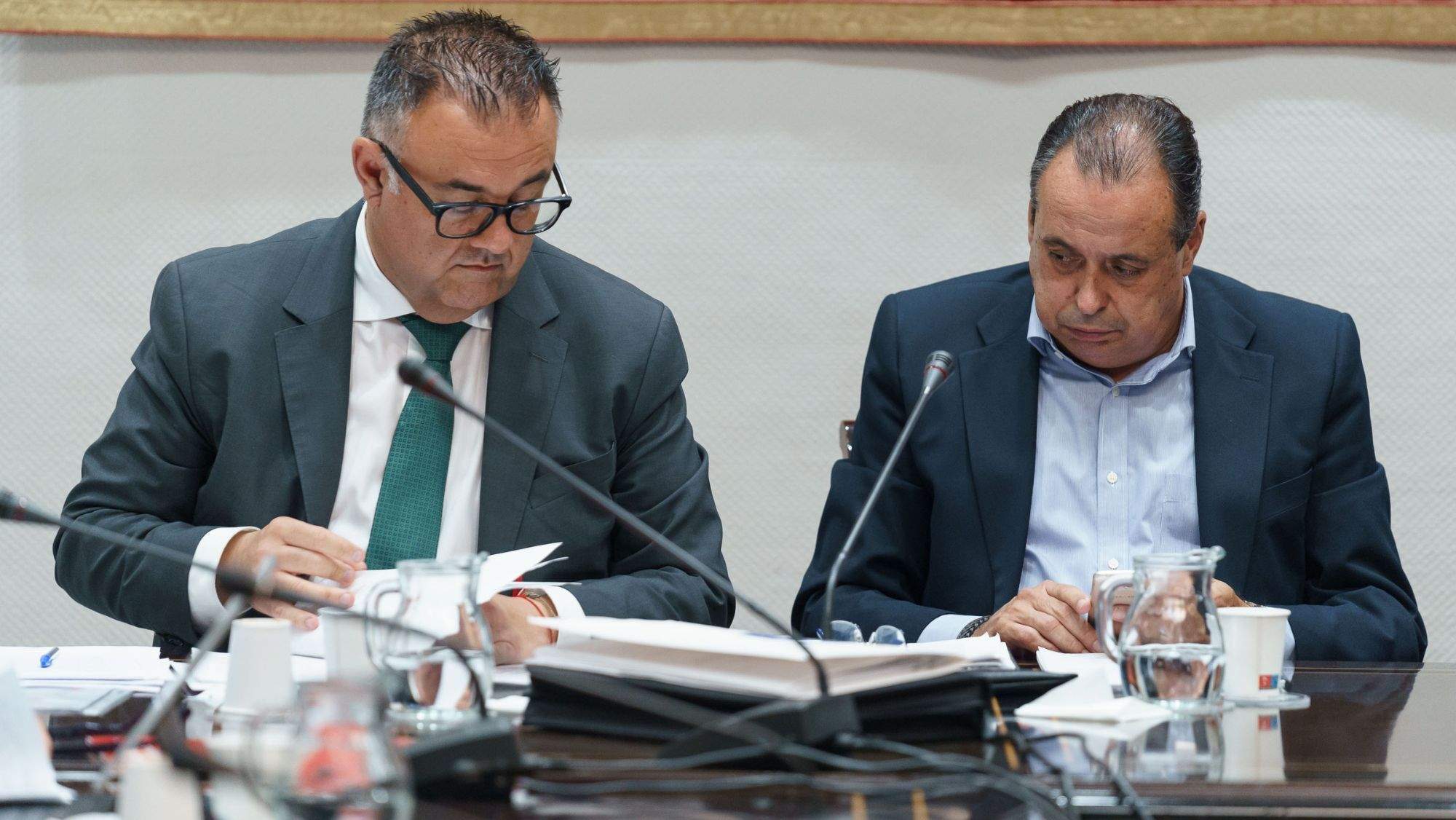 Conrado Domínguez y Blas Trujillo, director del SCS y consejero de Sanidad -respectivamente- en 2022. / EFE