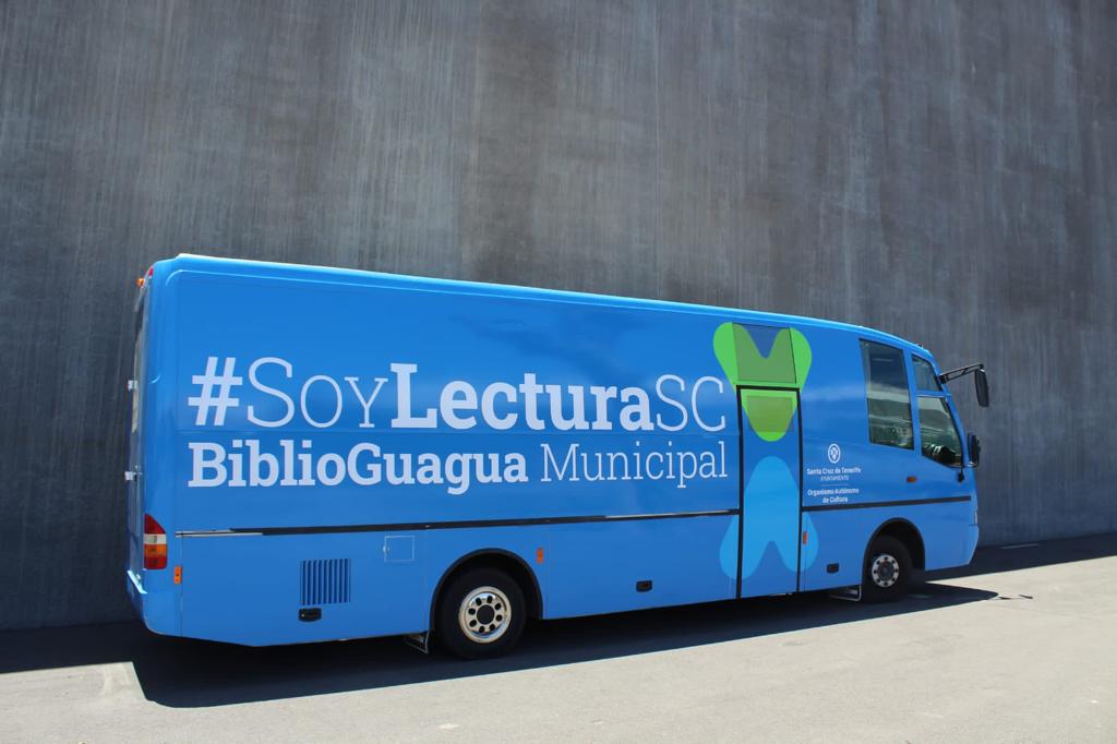 La Biblioguagua de Santa Cruz./ ARCHIVO