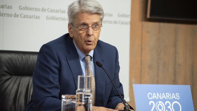 Julio Pérez, portavoz del Gobierno de Canarias, en rueda de prensa./ ACFIPRESS/Estefanía Briganty
