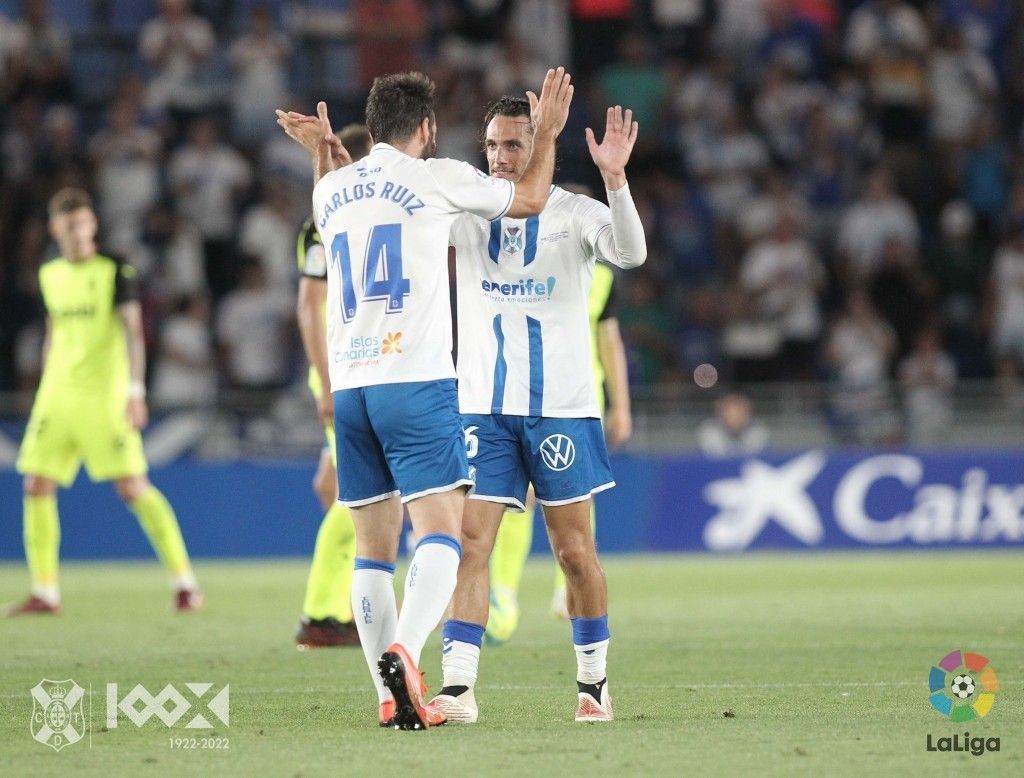 Carlos Ruiz y Corredera en el último partido de la temporada pasada en Heliodoro ante el Girona./ CD Tenerife