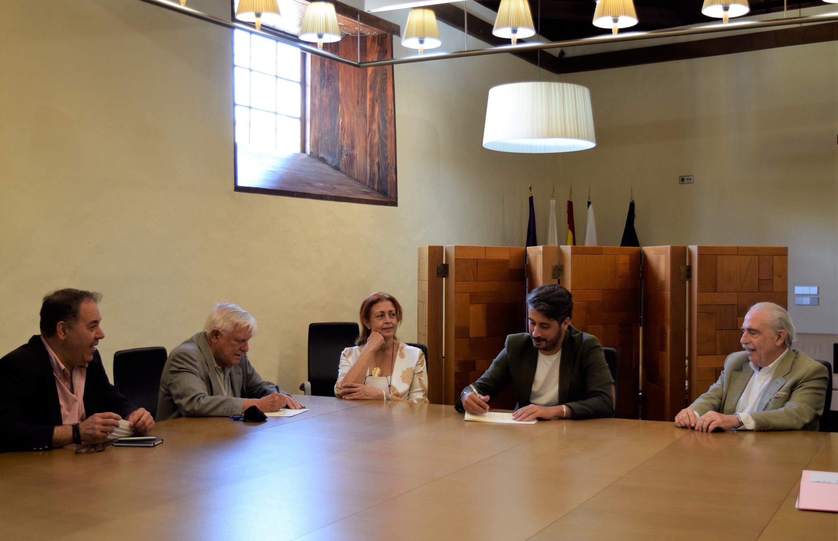 Firma del convenio con Cicop./