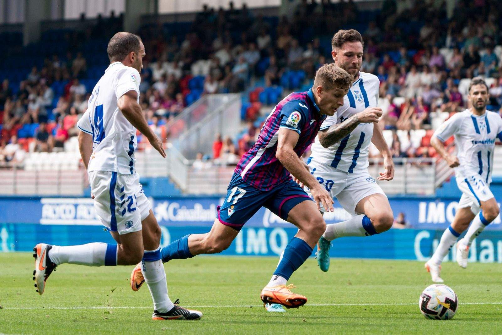 El Eibar se impuso al Tenerife por 2-1 en Ipurúa en la primera jornada de la presente campaña./ Archivo.