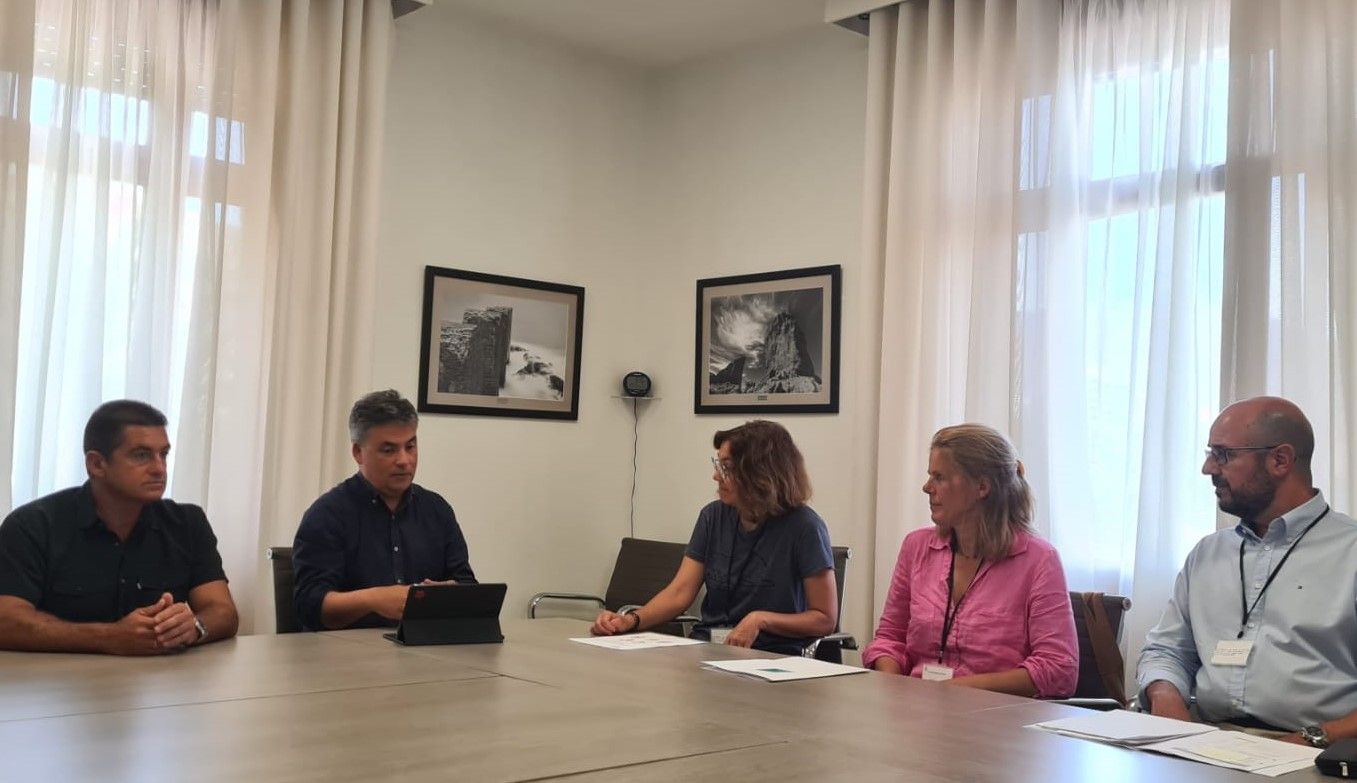 Javier parrilla se reúne el Colegio de Veterinarios provincial./ Javier parrilla se reúne el Colegio de Veterinarios provincial./