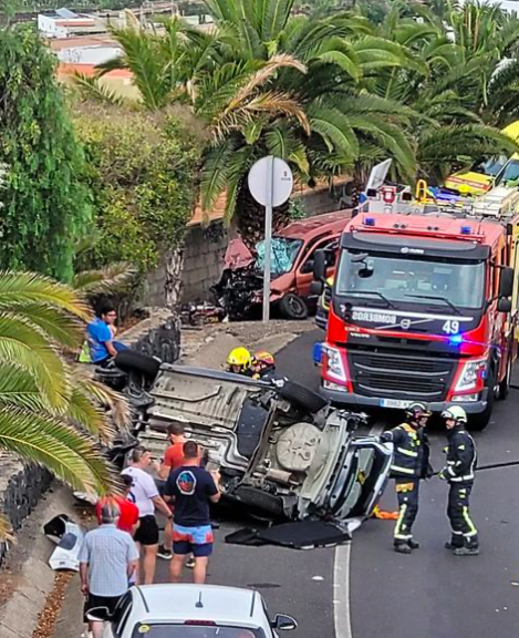 Imagen del accidente de Icod de los Vinos. / Bomberos de Tenerife 