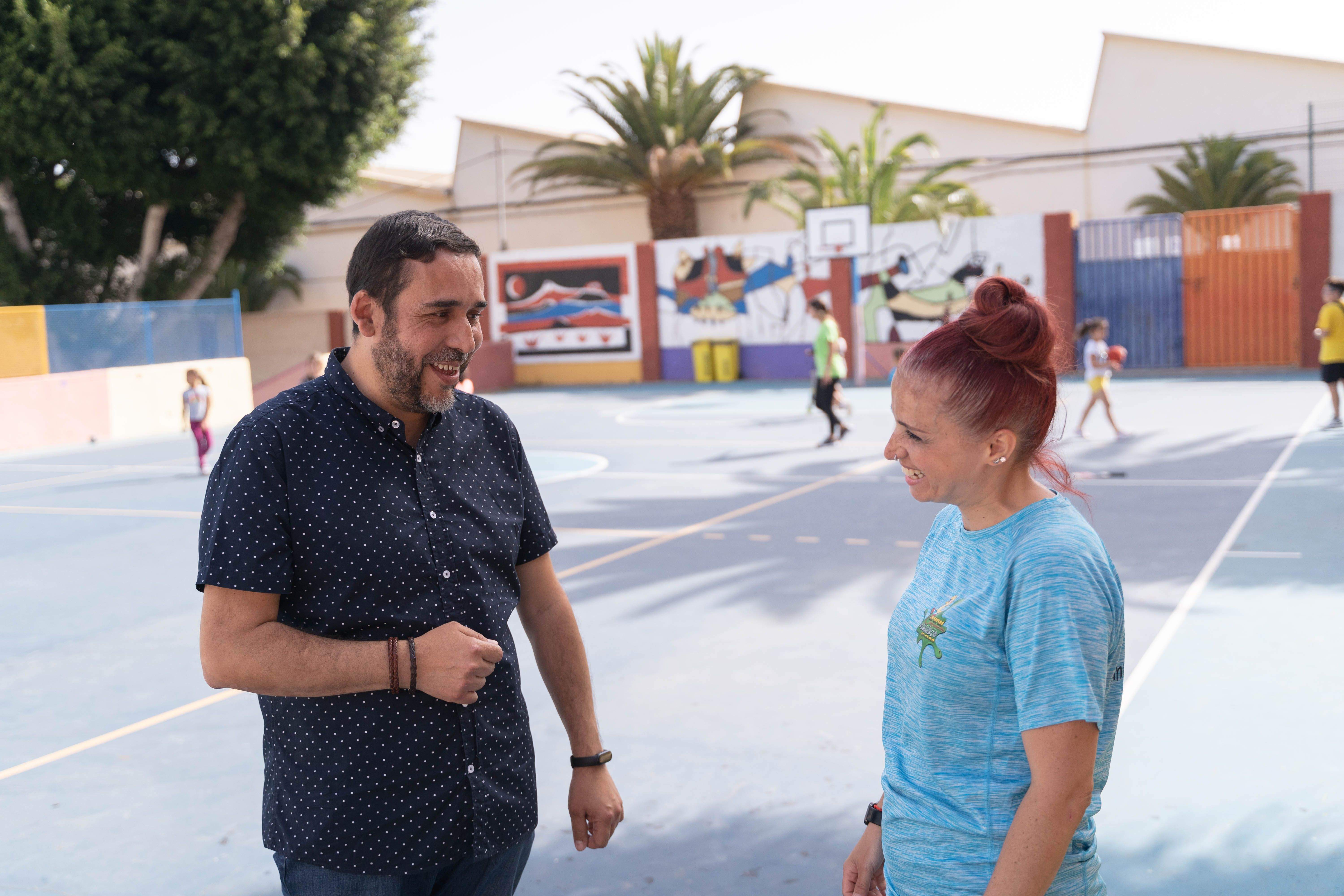 Visita del concejal de Bienestar Social de La Laguna, Rubens Ascanio, a un campamento infantil./