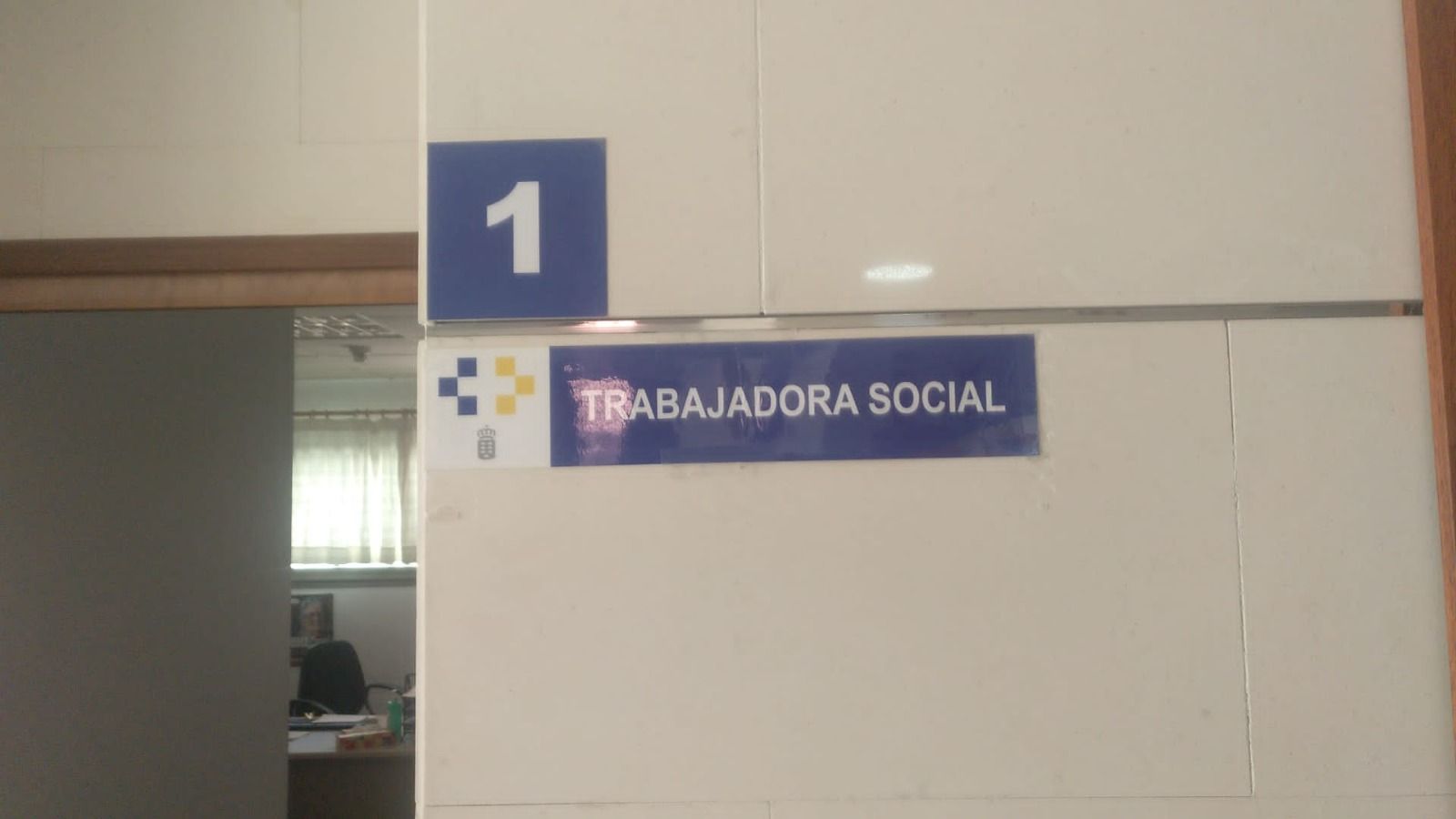 Sanidad incorpora a una veintena de trabajadores sociales a los centros de salud
