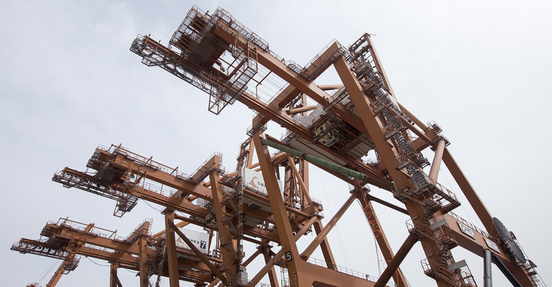 Actividad en la Terminal de Contenedores de Tenerife. / TCT