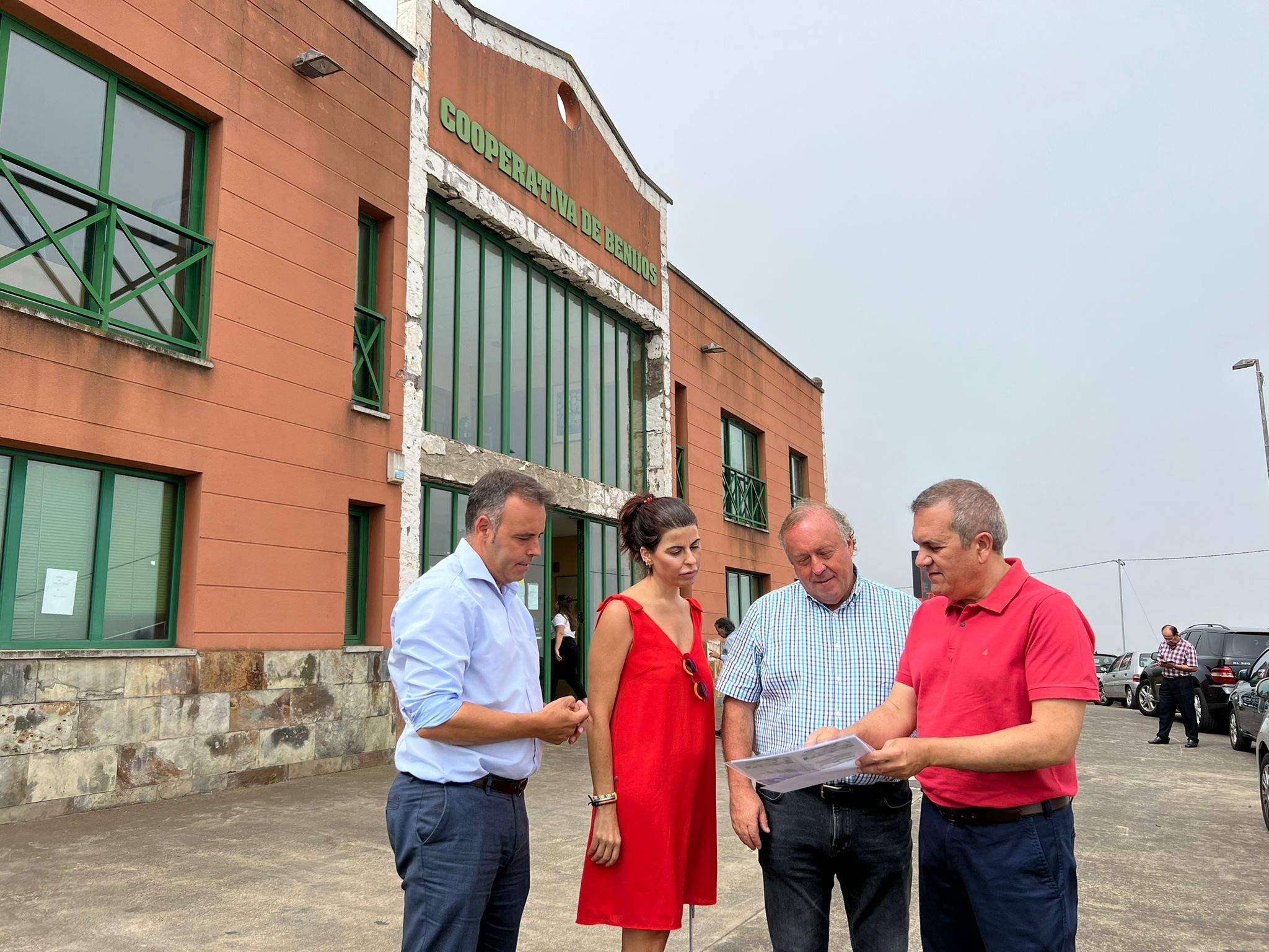 Visita del Partido Popular a la Ccooperativa Benijos./