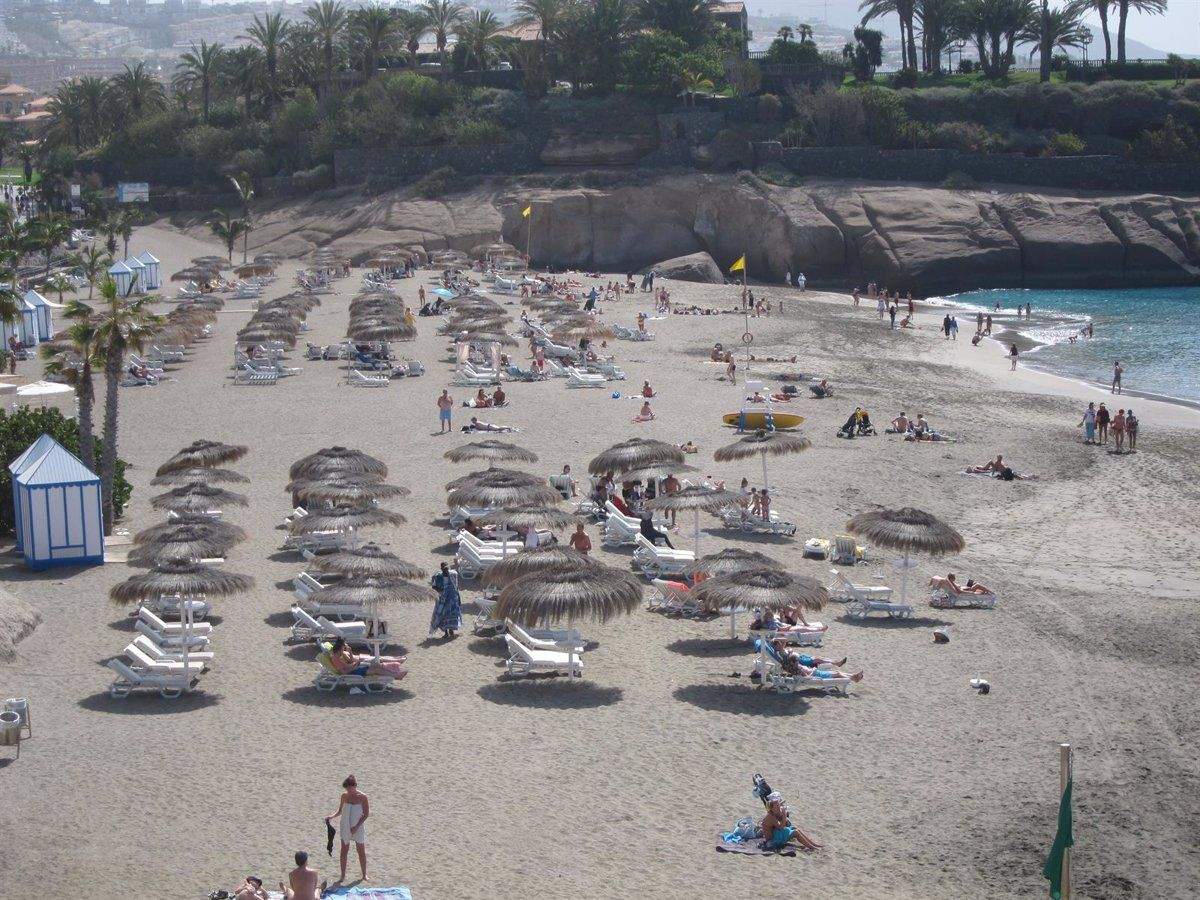 Playa del Duque en el sur de Tenerife, Canarias. / Europa Press 