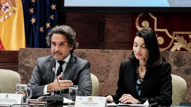El presidente del Parlamento de Canarias, Gustavo Matos (izq.), y la ministra de Justicia, Pilar Llop. / Parlamento de Canarias 