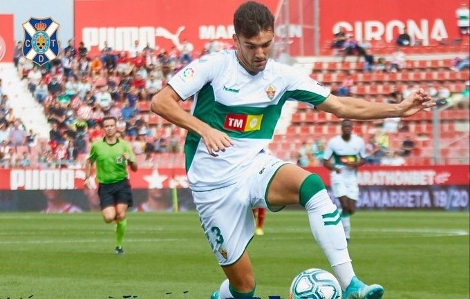 El lateral vasco Andoni López llega al CD Tenerife como décimo refuerzo para la temporada recién iniciada./ CDT.