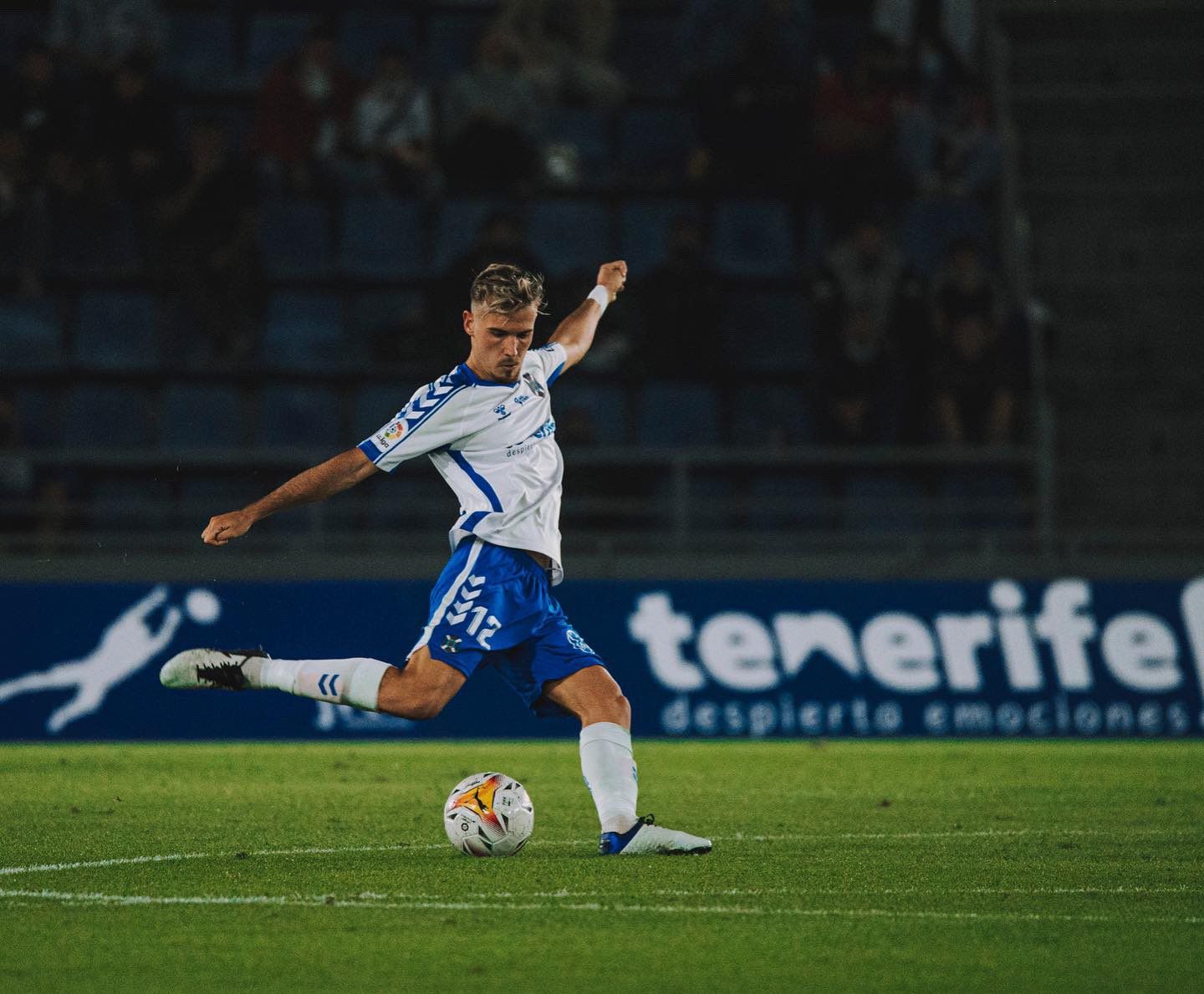 Sergio González seguirá en el CD Tenerife hasta 2026 tras haber acordado con la entidad la ampliación de su contrato./ CD TENERIFE.
