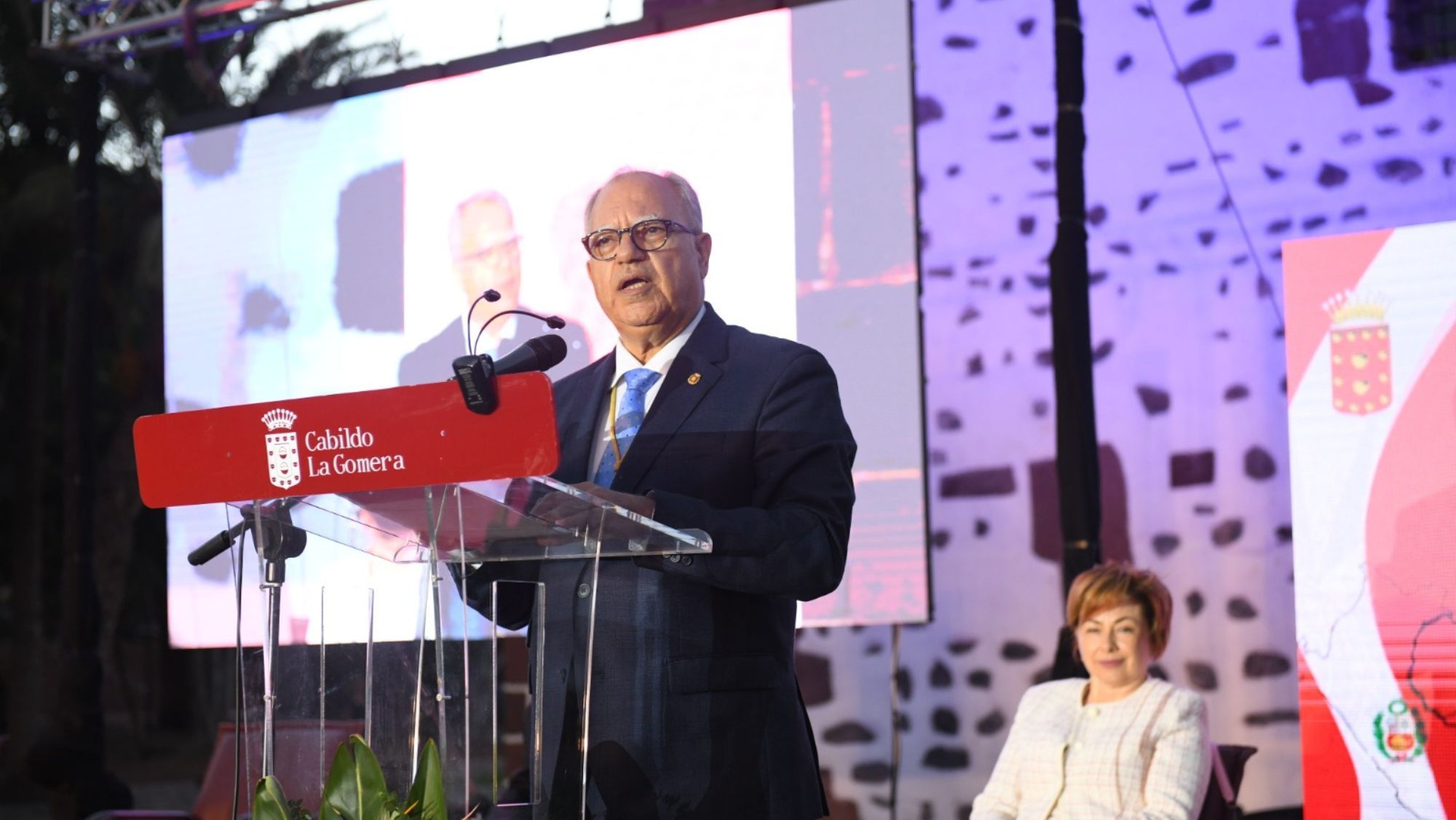 El presidente del Cabildo de La Gomera, Casimiro Curbelo, durante su intervención en las LXI Jornadas Colombinas. / Cedida
