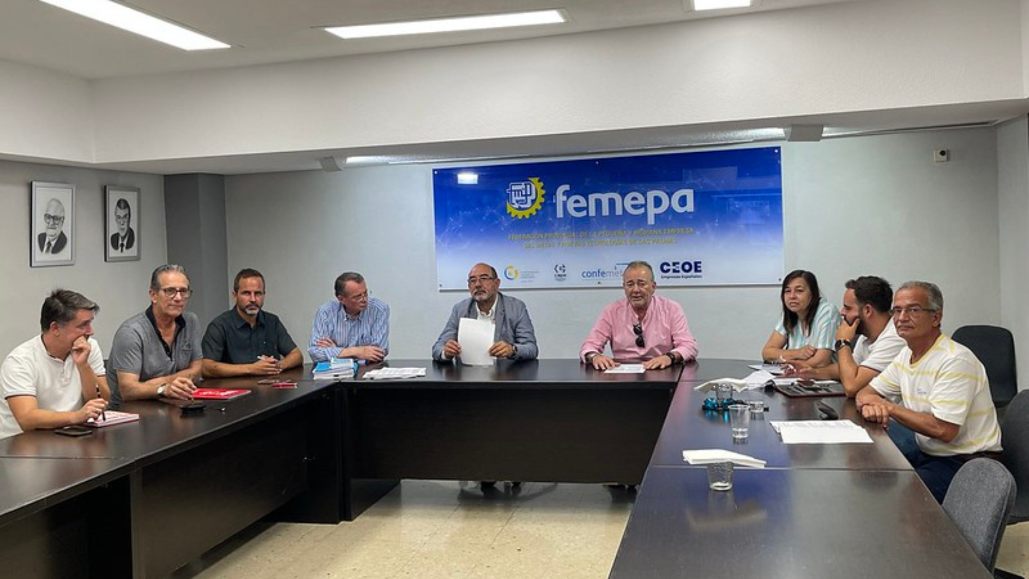 Firma del convenio de los trabajadores del comercio del metal entre la patronal y UGT. / UGT