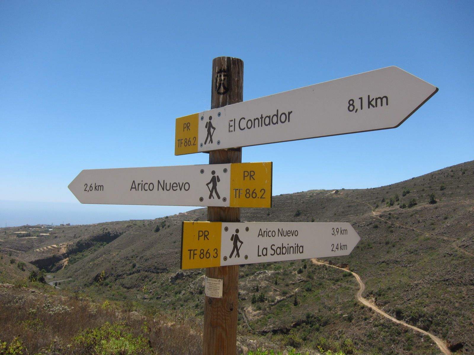 Señales en un sendero de Tenerife./ Cedida