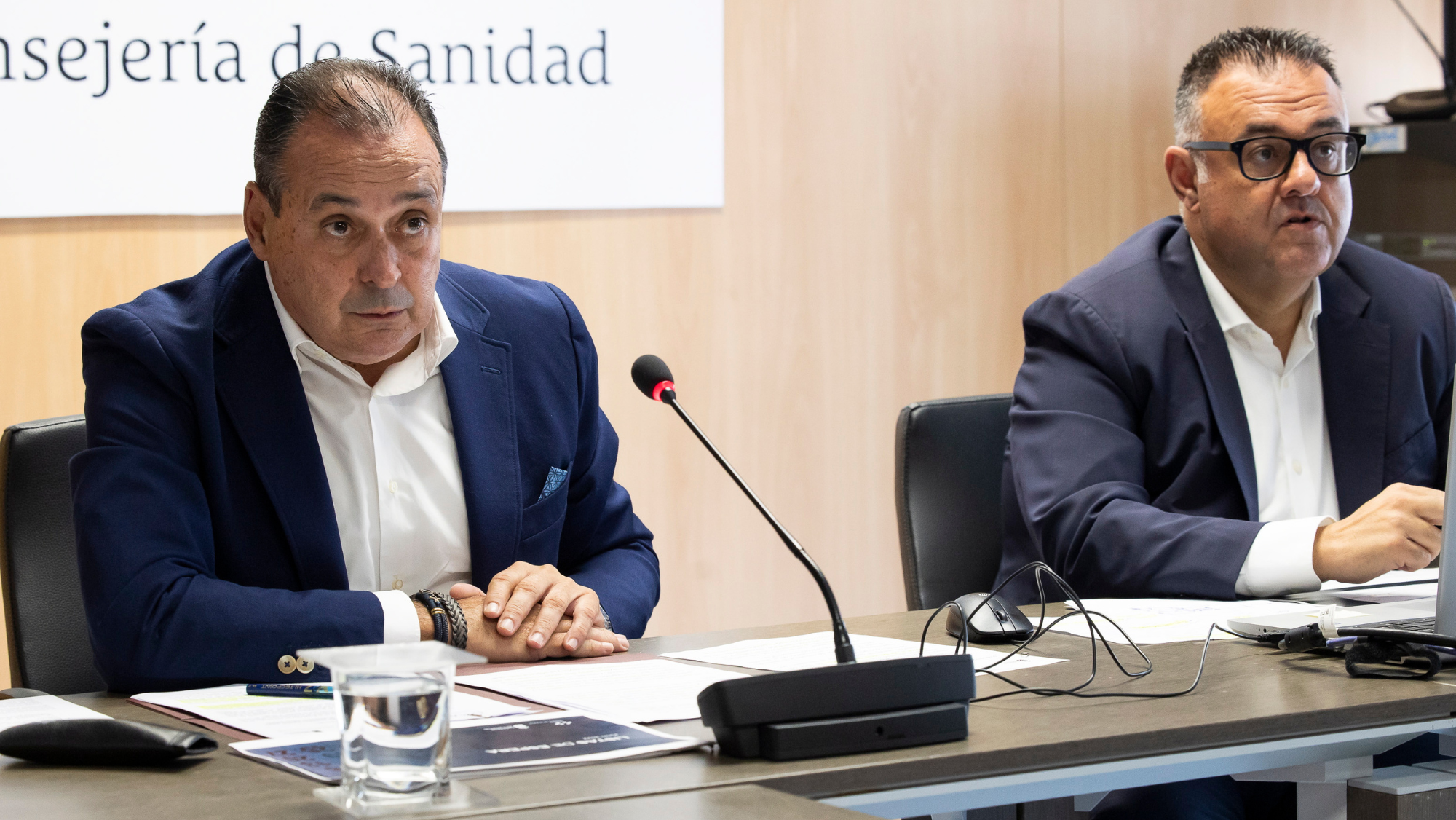 Blas Trujillo y Conrado Domínguez , encargados de Sanidad y el Servicio Canario de Salud durante la pandemia. /EFE