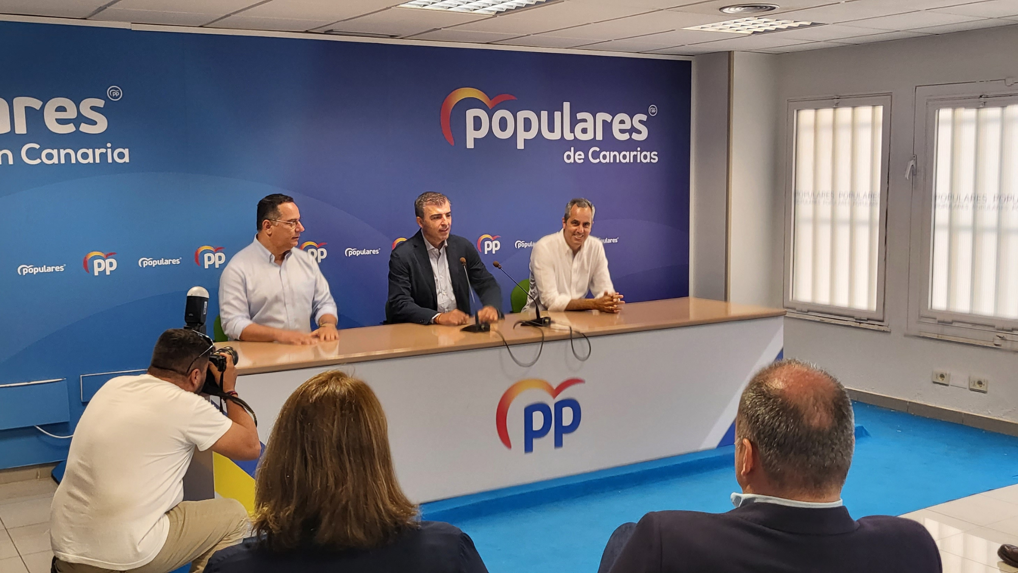 Poli Suárez, Manuel Domínguez y Miguel Jorge durante la rueda de prensa. Atlántico Hoy