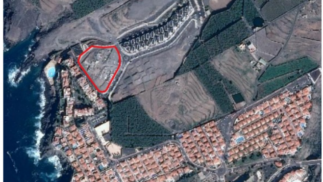 Parcela donde se quiere ubicar el proyecto de viviendas que la empresa Inversiones y Desarrollos Rocabella quiere construir en Adeje. / Estudio Detalle del proyecto