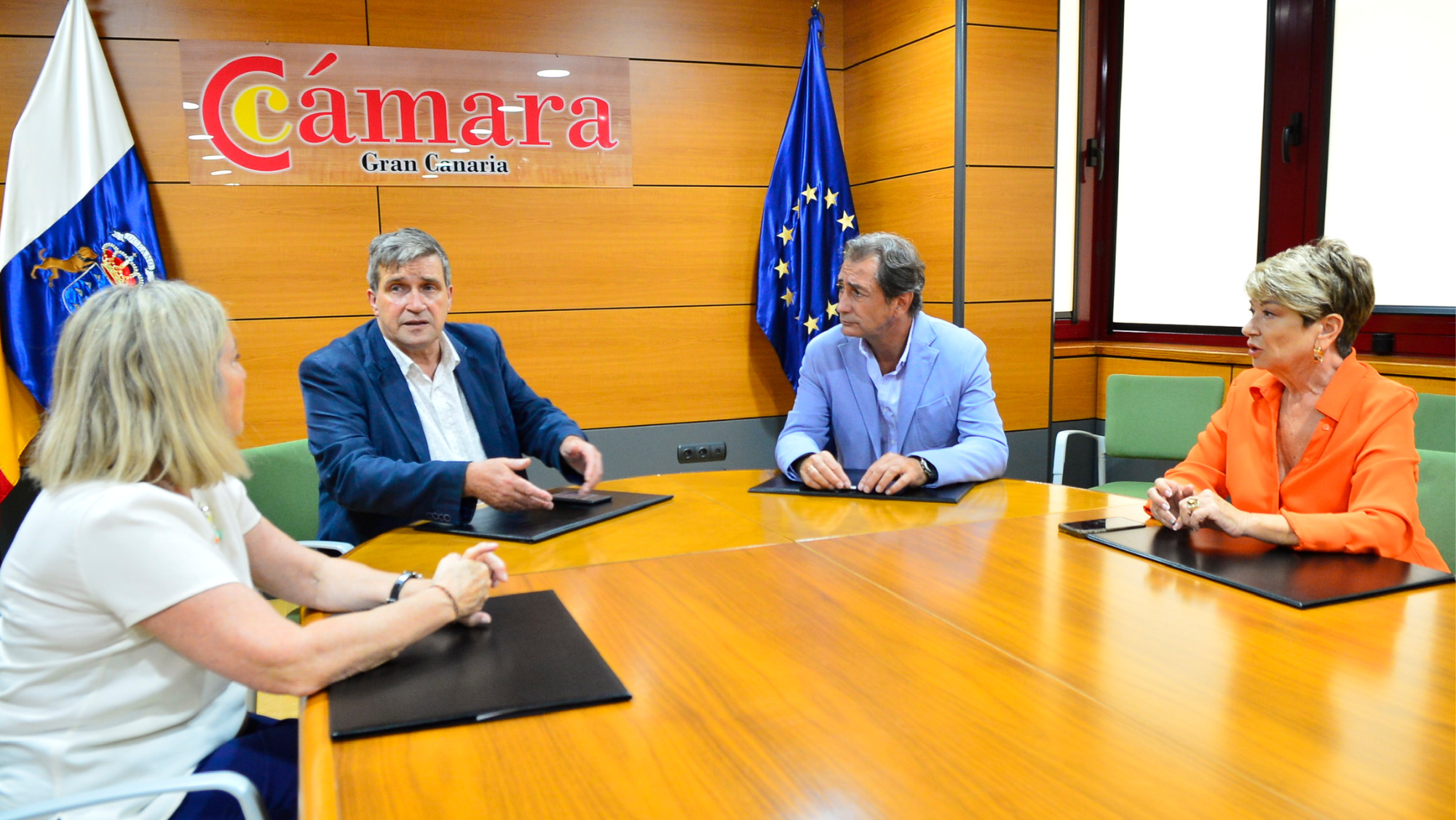 Imagen de la reunión de Javier Doreste (segundo por la izq.) con los representantes de la Cámara de Comercio. /Cámara de Comercio de Gran Canaria Imagen de la reunión de Javier Doreste (segundo por la izq.) con los representantes de la Cámara de Comercio. /Cámara de Comercio de Gran Canaria