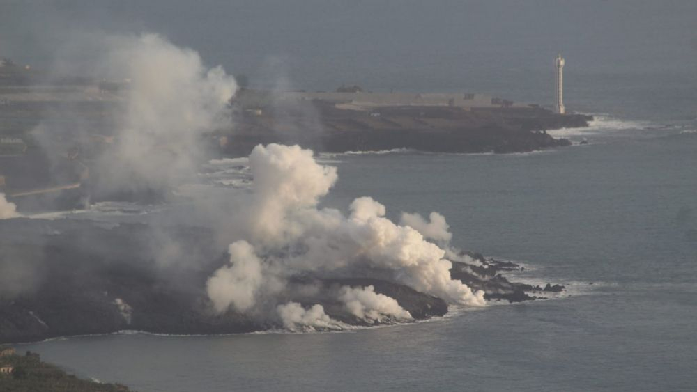 Fajana originada durante la erupción expulsando gases, fotografiada en octubre de 2021./ Álvaro Oliver (AH)