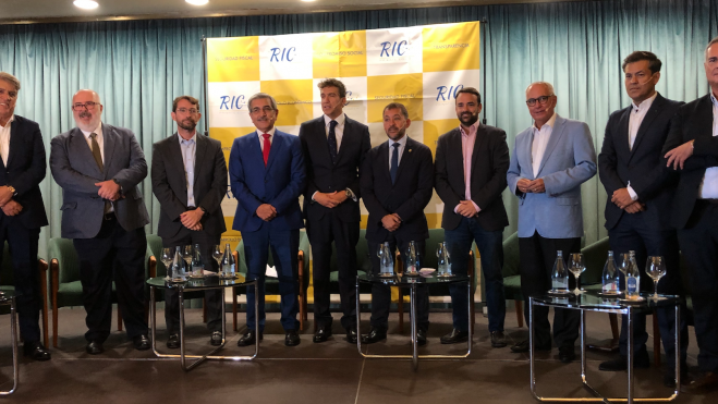 Imagen de los participantes en el coloquio de RIC Private Equity celebrado en septiembre donde todos los ponentes fueron hombres Imagen de los participantes en el coloquio de RIC Private Equity celebrado en septiembre donde todos los ponentes fueron hombres