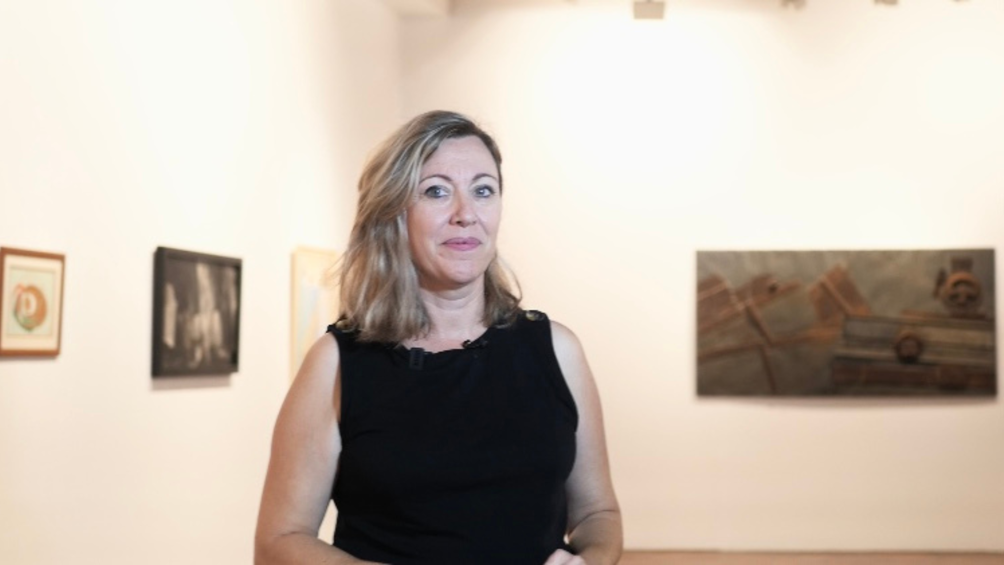 Yolanda Peralta, comisaria de la muestra La otra mitad mujeres artistas en Canarias. / Gobierno de Canarias