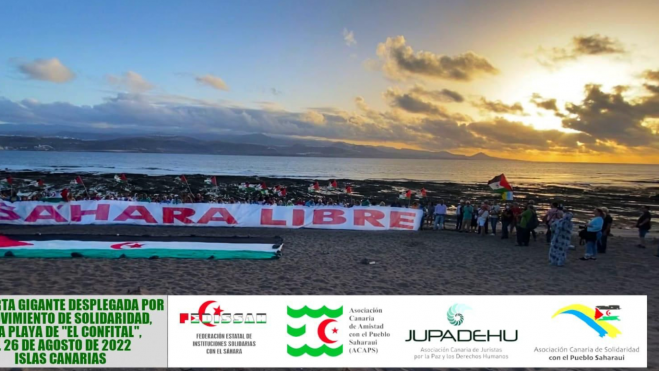 Activistas a favor de la autodeterminación del Sáhara en El Confital . Atlántico Hoy