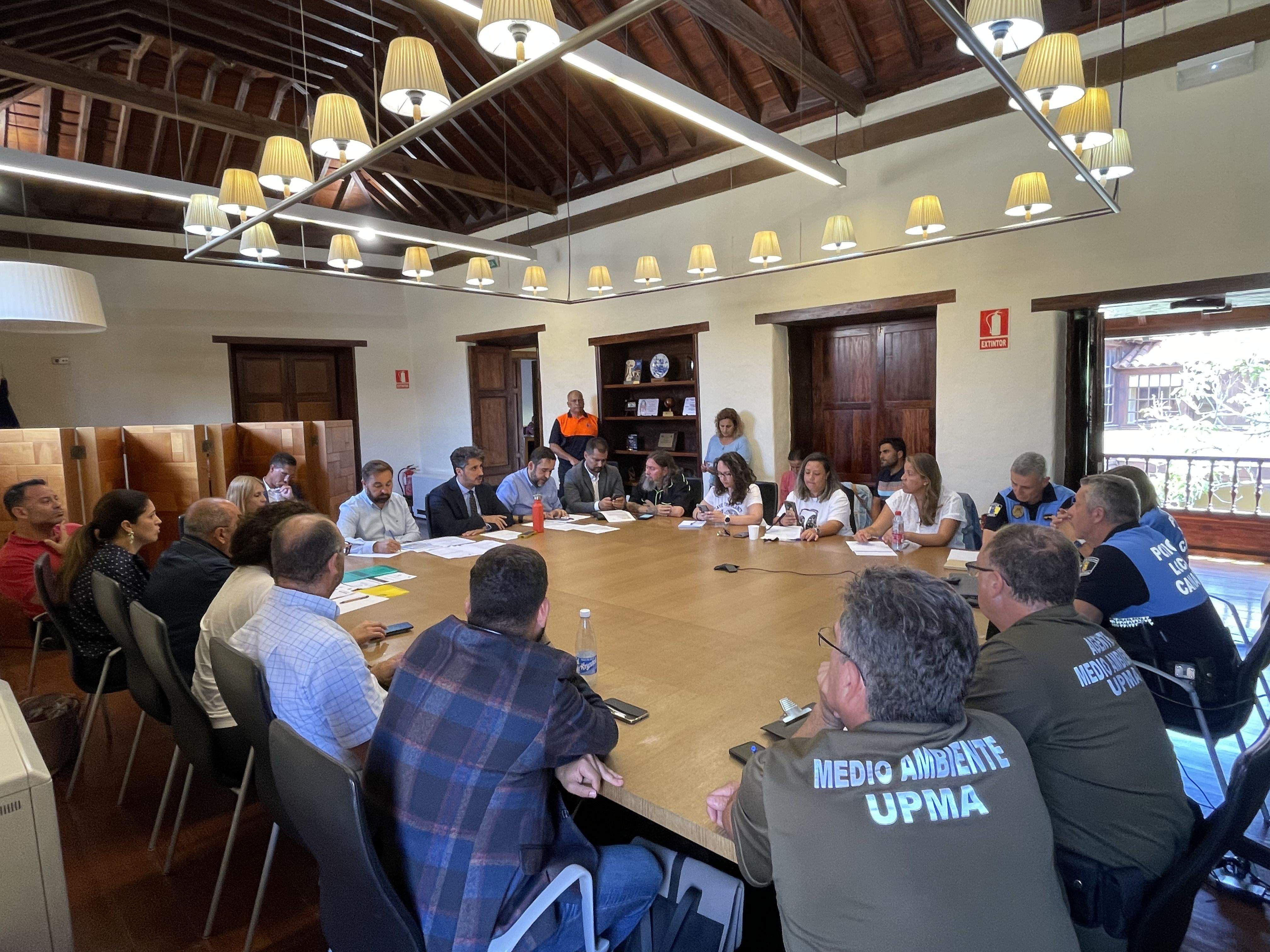 Reunión de prevención por la alerta máxima. / Ayuntamiento de La Laguna 