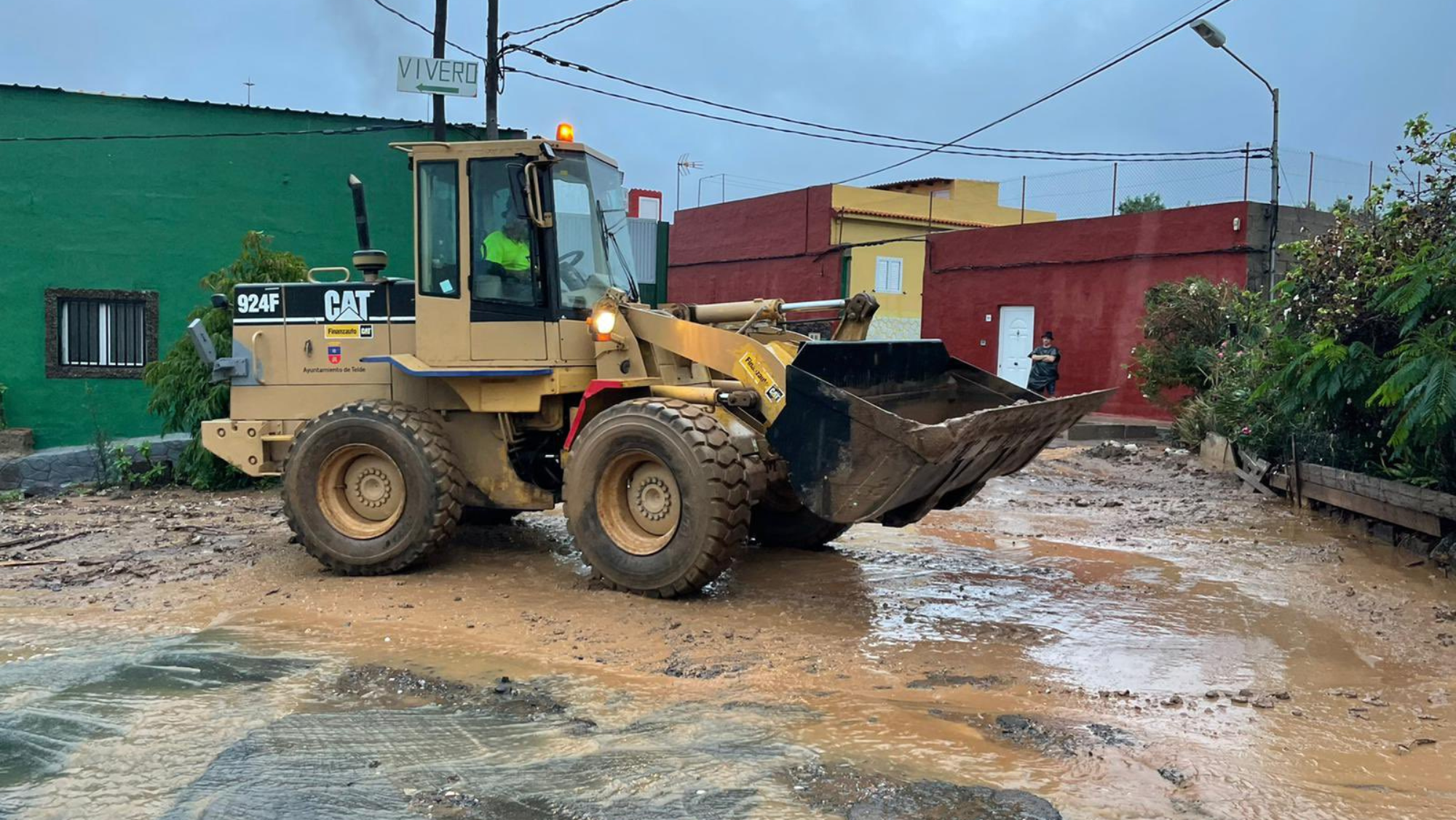 Hermine ocasiona fuertes escorrentías, caída de muros y cascotes, cortes de luz y la entrada de agua en varias viviendas en Telde . /Ayuntamiento de Telde