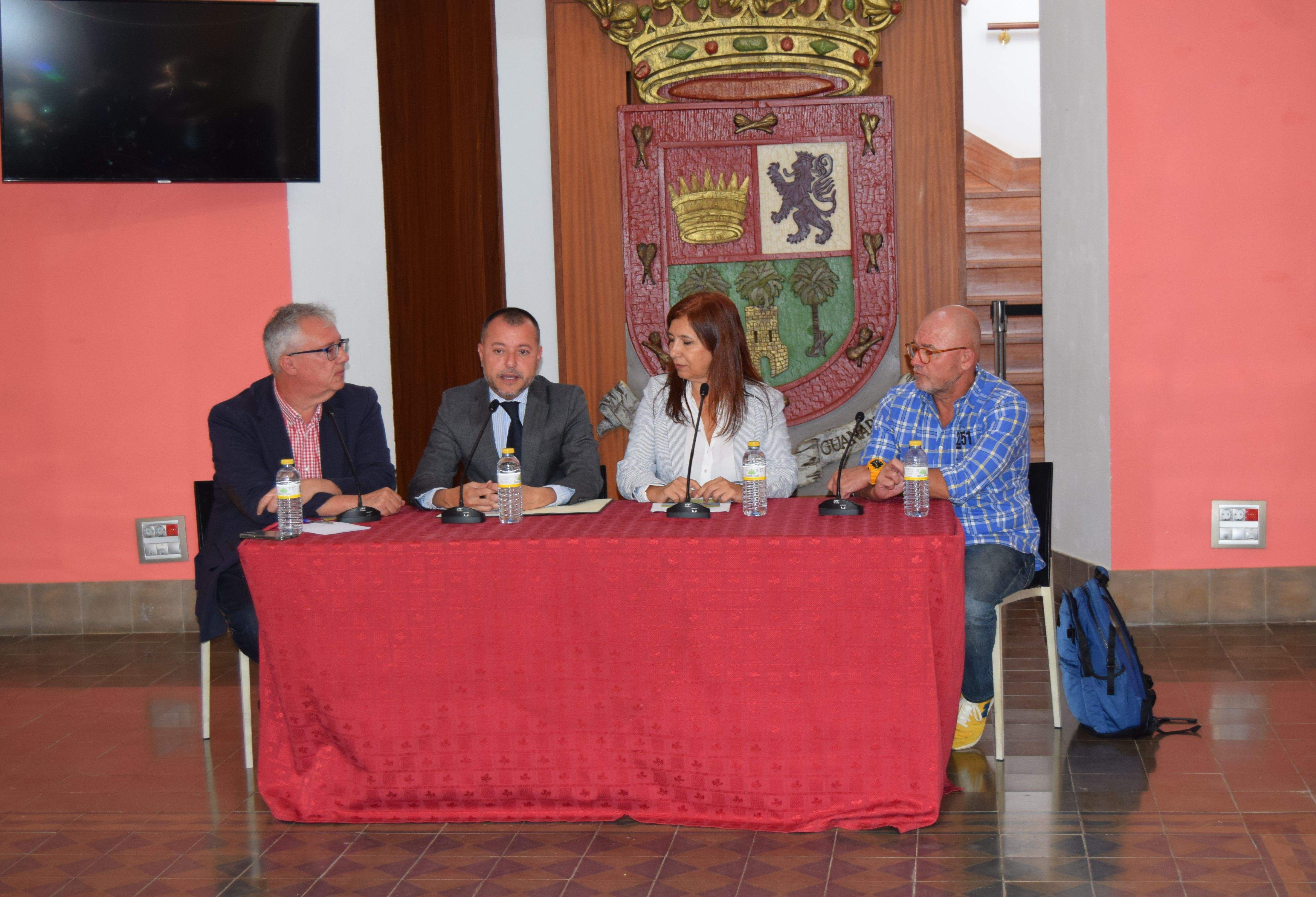 Carlos Ruiz, Teodoro Sosa, Cristina Roca y José Miguel Álamo, de izquierda a derecha, en la Sala Sábor