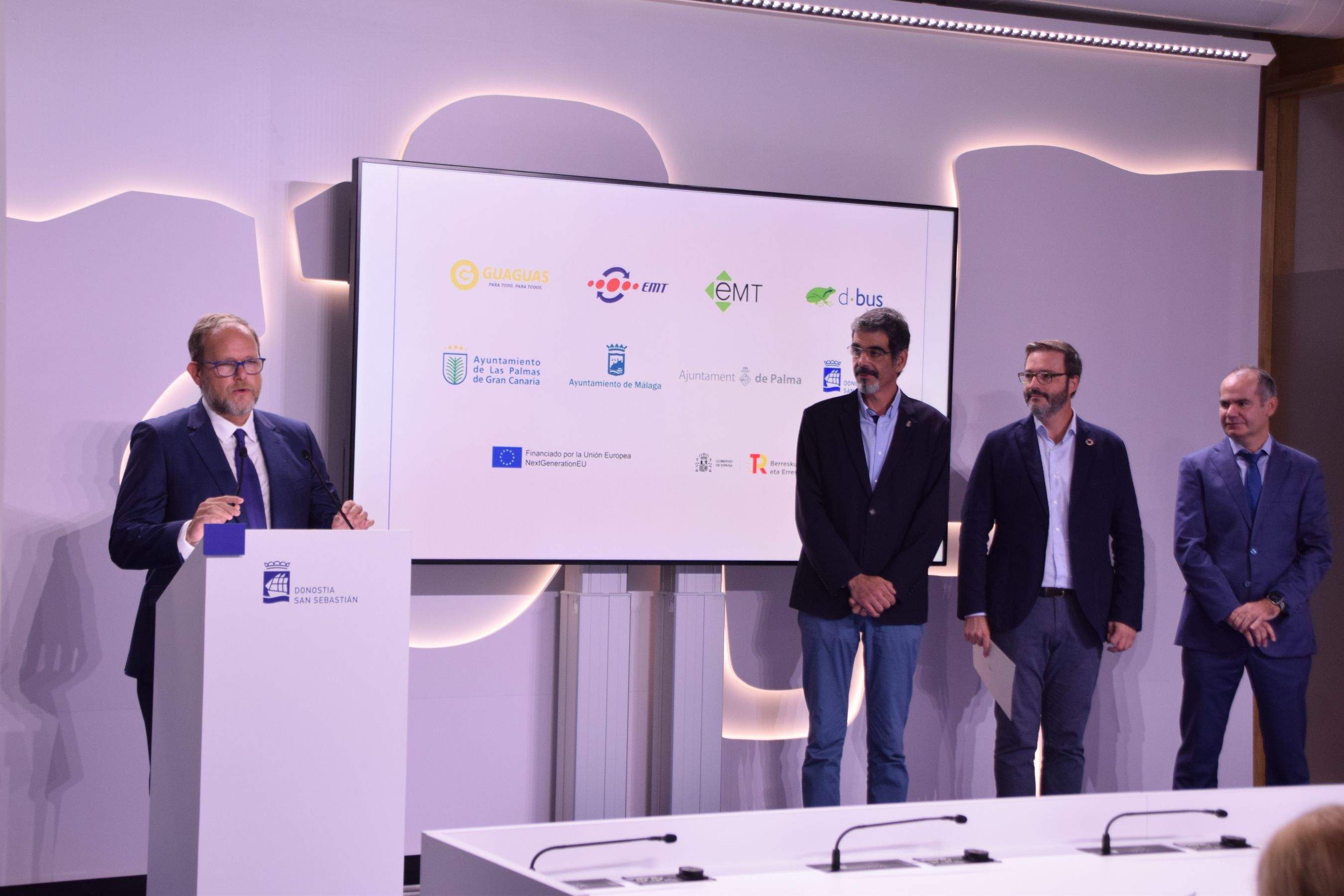 José Eduardo Ramírez, concejal de Movilidad de Las Palmas de Gran Canaria y presidente de Guaguas Municipales, durante su intervención de este martes en San Sebastián.