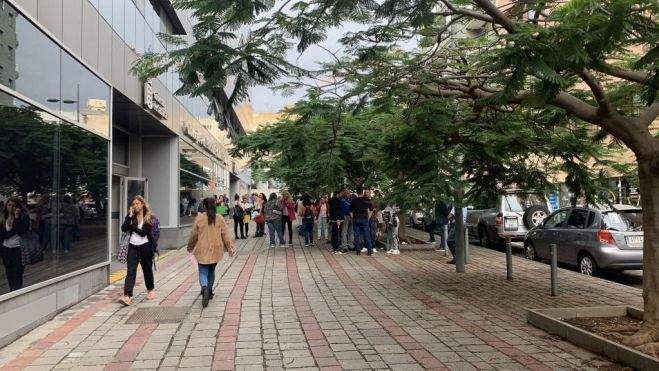Manifestación en el exterior de la Consejería de Educación. / Cedida 