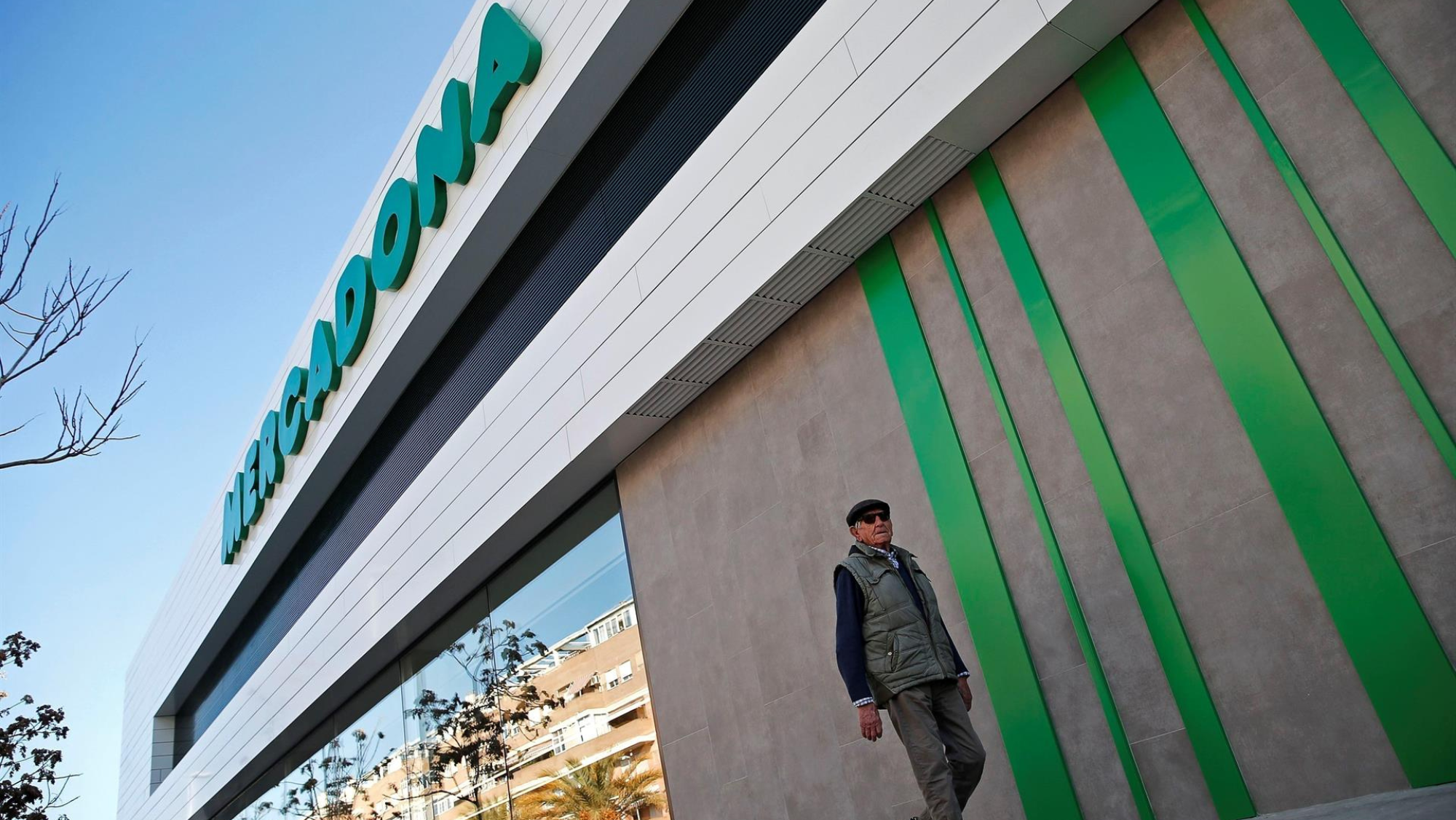 Fotografía del exterior de un Mercadona / EFE