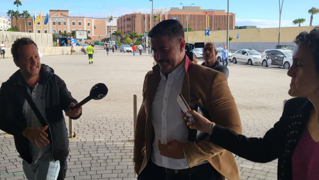 Rayco González entrando enlos juzgados./ Atlántico Hoy