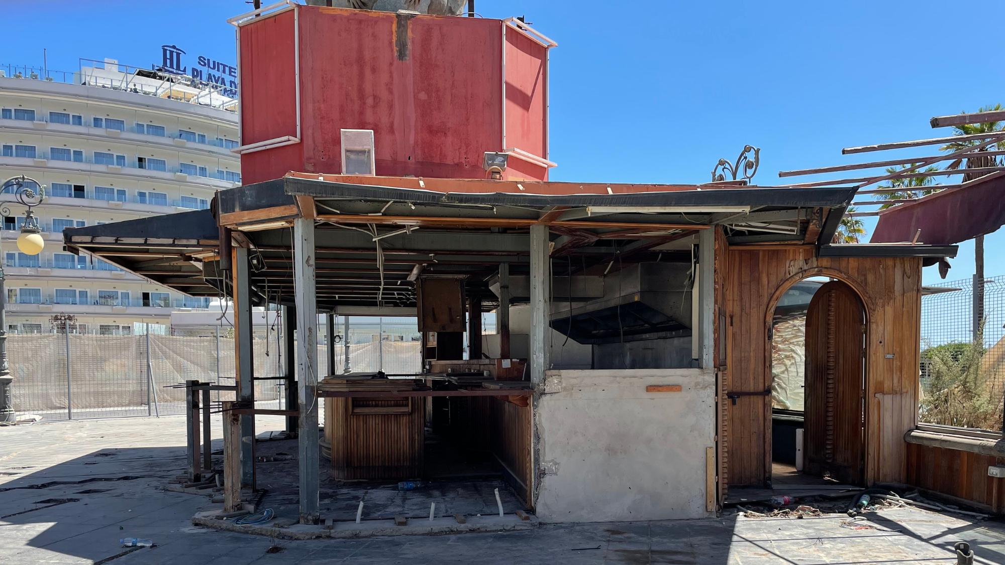 Centro comercial en el sur de Gran Canaria en mal estado. / Atlántico Hoy