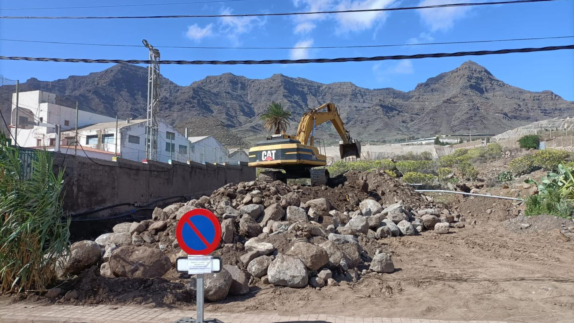 Trabajos para acondicionar diferentes zonas del municipio afectadas por la tormenta Hermine. /Ayuntamiento de La Aldea