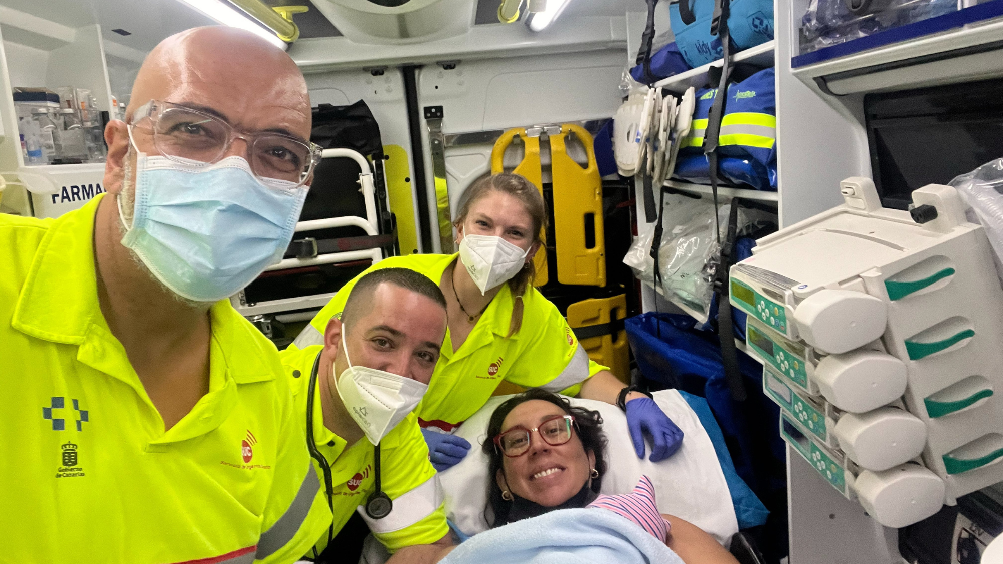 Una mujer ha dado a luz este martes en una ambulancia. / 112 Canarias