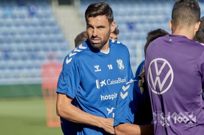 El delantero blanquiazul Enric Gallego espera mejorar sus registros anotadores para ayudar al equipo./ CDT.
