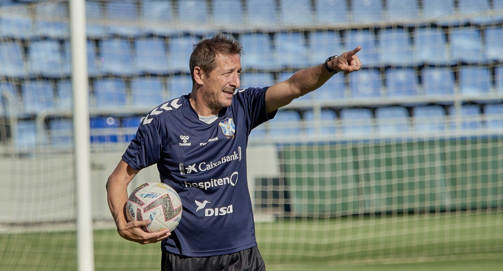 Ramis considera que la diferencia entre esta temporada y la anterior no radica en generar situaciones de gol, sino en materializarlas./ CD Tenerife.