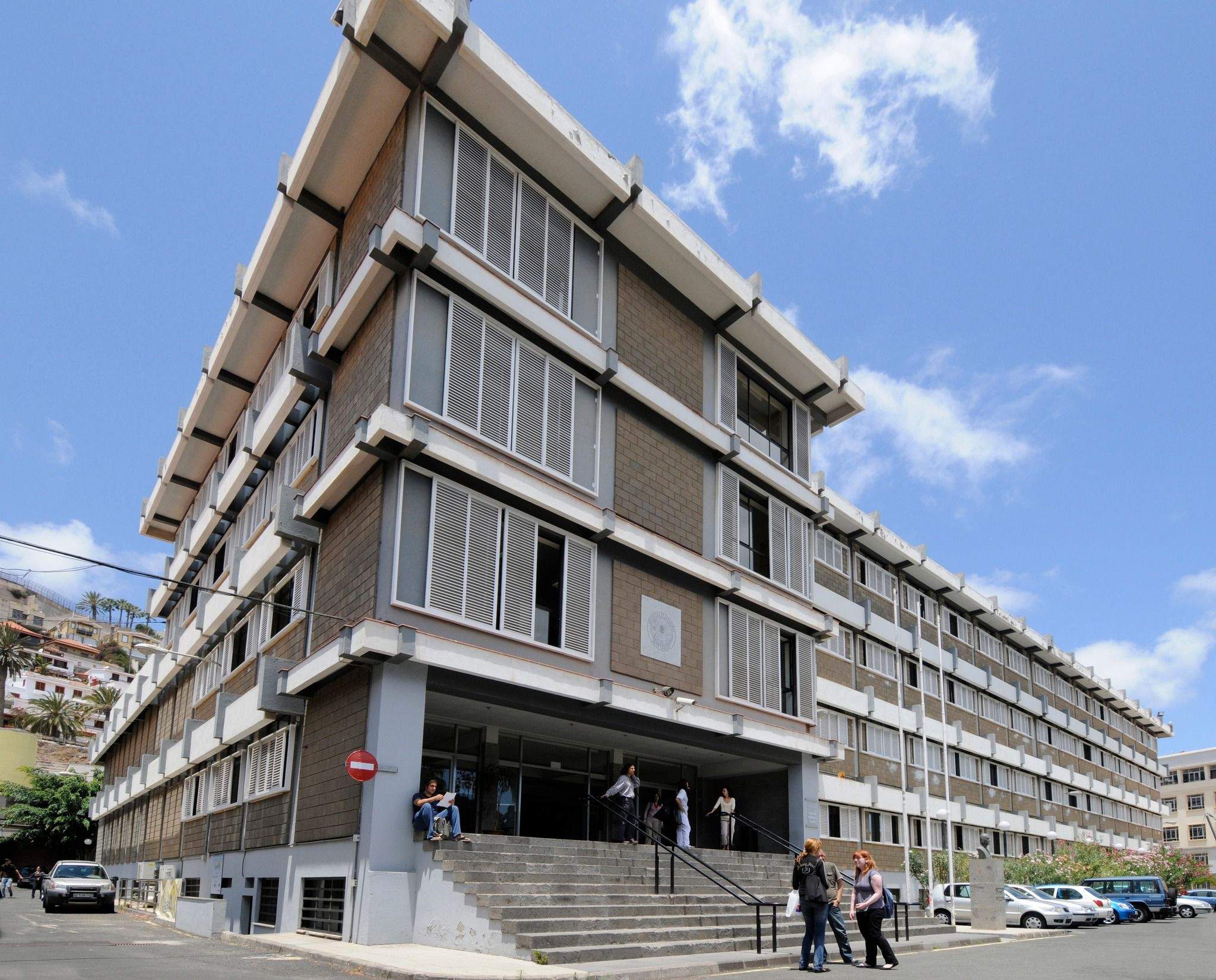 Imagen exterior de uno de los edificios de la ULPGC. / ULPGC Imagen exterior de uno de los edificios de la ULPGC. / ULPGC