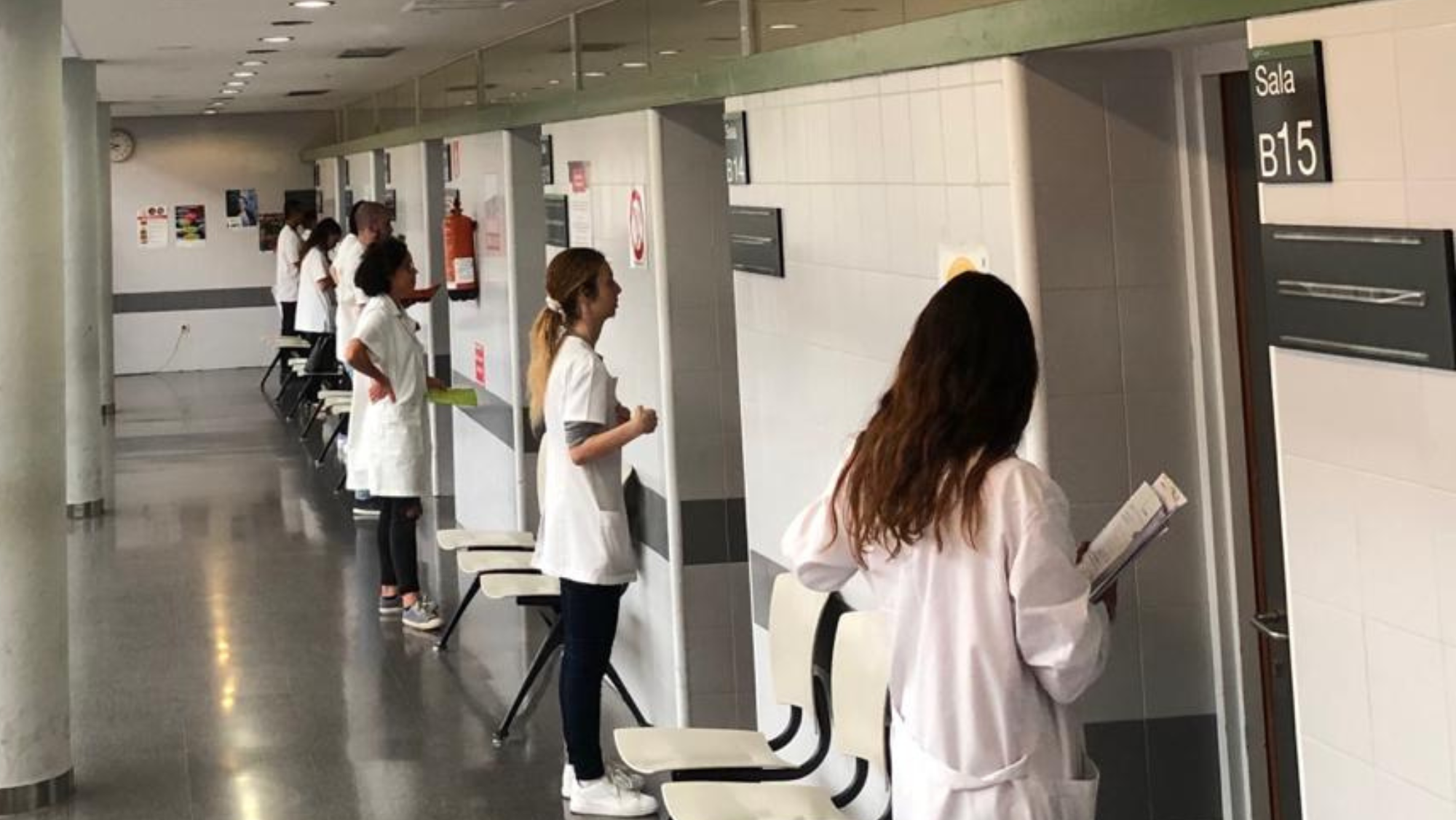 Alumnos de la Facultad de Ciencias de la Salud en prácticas, previo al acceso a las plazas MIR. / Universidad de Las Palmas de Gran Canaria