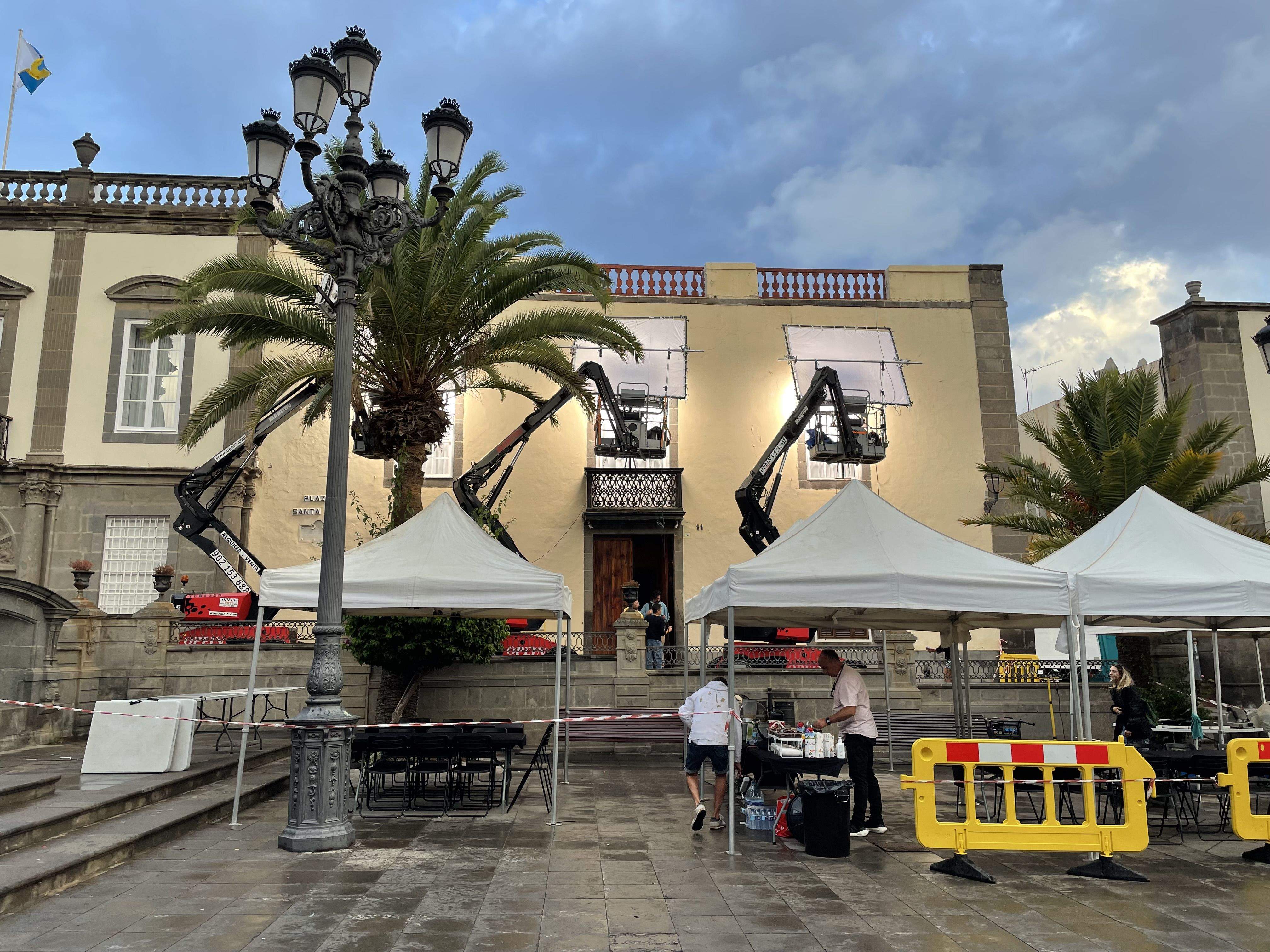 Set de rodaje de 'Memento Mori' en la Plaza Santa Ana de Las Palmas de Gran Canaria./ Archivo Set de rodaje de 'Memento Mori' en la Plaza Santa Ana de Las Palmas de Gran Canaria./ Archivo