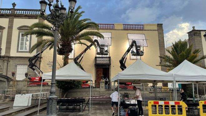 Set de rodaje de 'Memento Mori' en la Plaza Santa Ana de Las Palmas de Gran Canaria./ Archivo