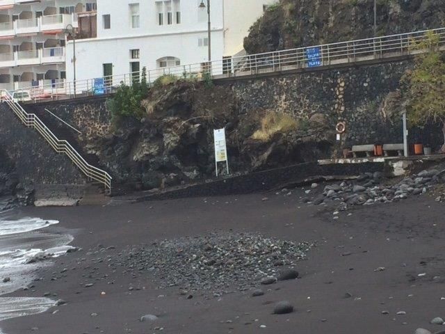 Playa de San Marcos en Icod de los Vinos antes de su última reposición de arena./ Ministerio para la Transición Ecológica y el Reto Demográfico Playa de San Marcos en Icod de los Vinos antes de su última reposición de arena./ Ministerio para la Transición Ecológica y el Reto Demográfico