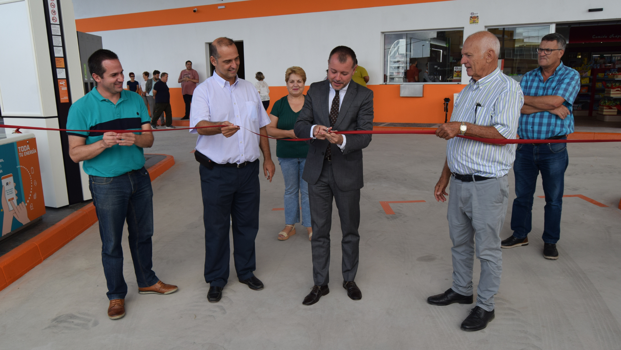  De izquierda a derecha Heriberto Reyes, Javier Alemán, Ana Teresa Mendoza, Teodoro Sosa, Agustín Alemán y Pedro Mendoza. / Ayuntamiento de Gáldar