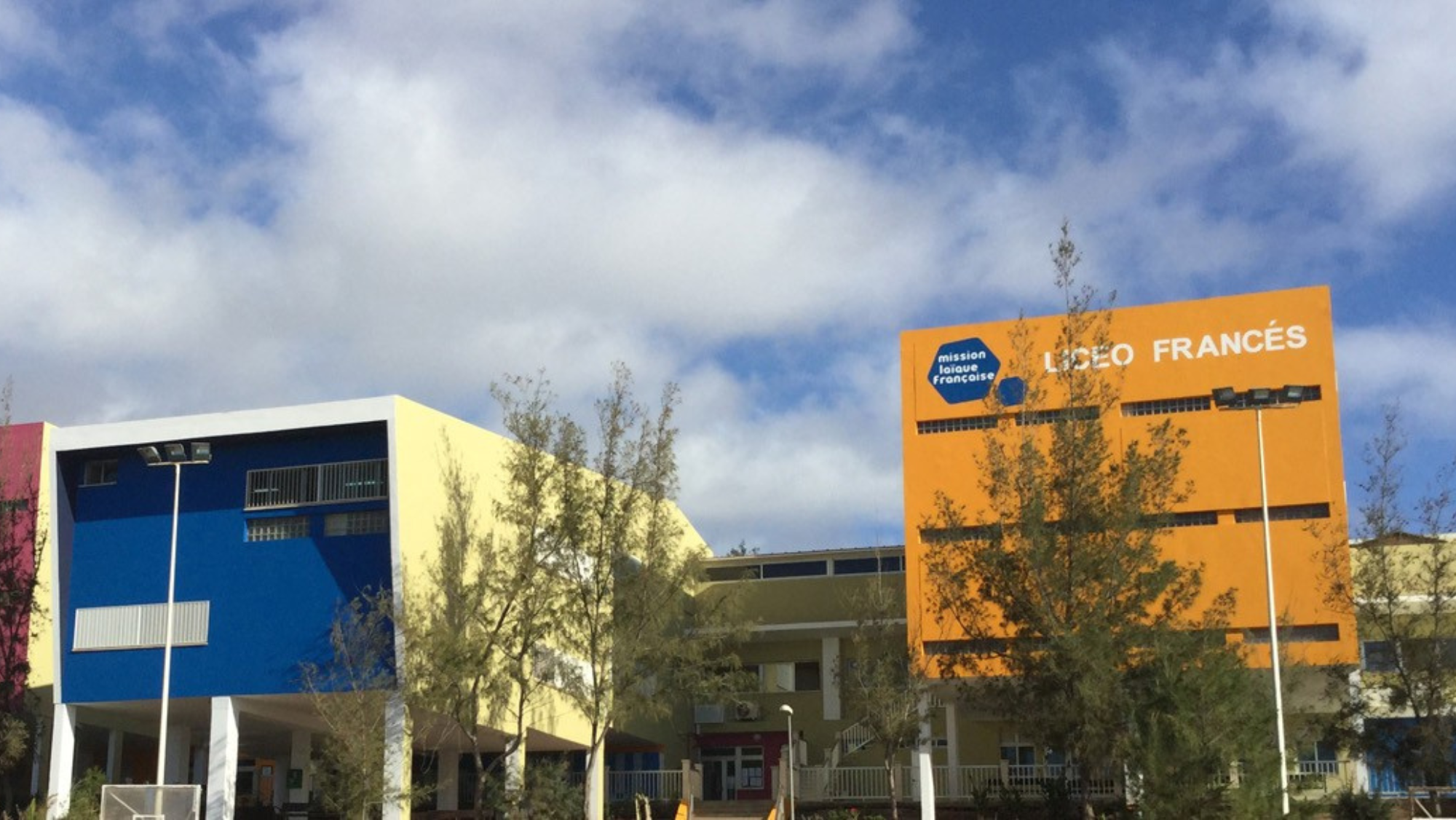 Fachada del Liceo Francés. / Liceo Francés
