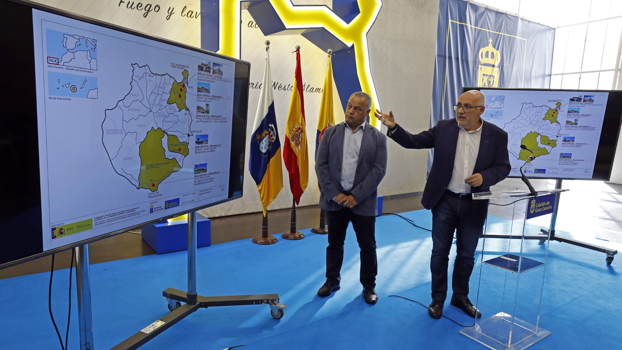 Antonio Morales durante la presentación de la candidatura del Cabildo de Gran Canaria. / EFE