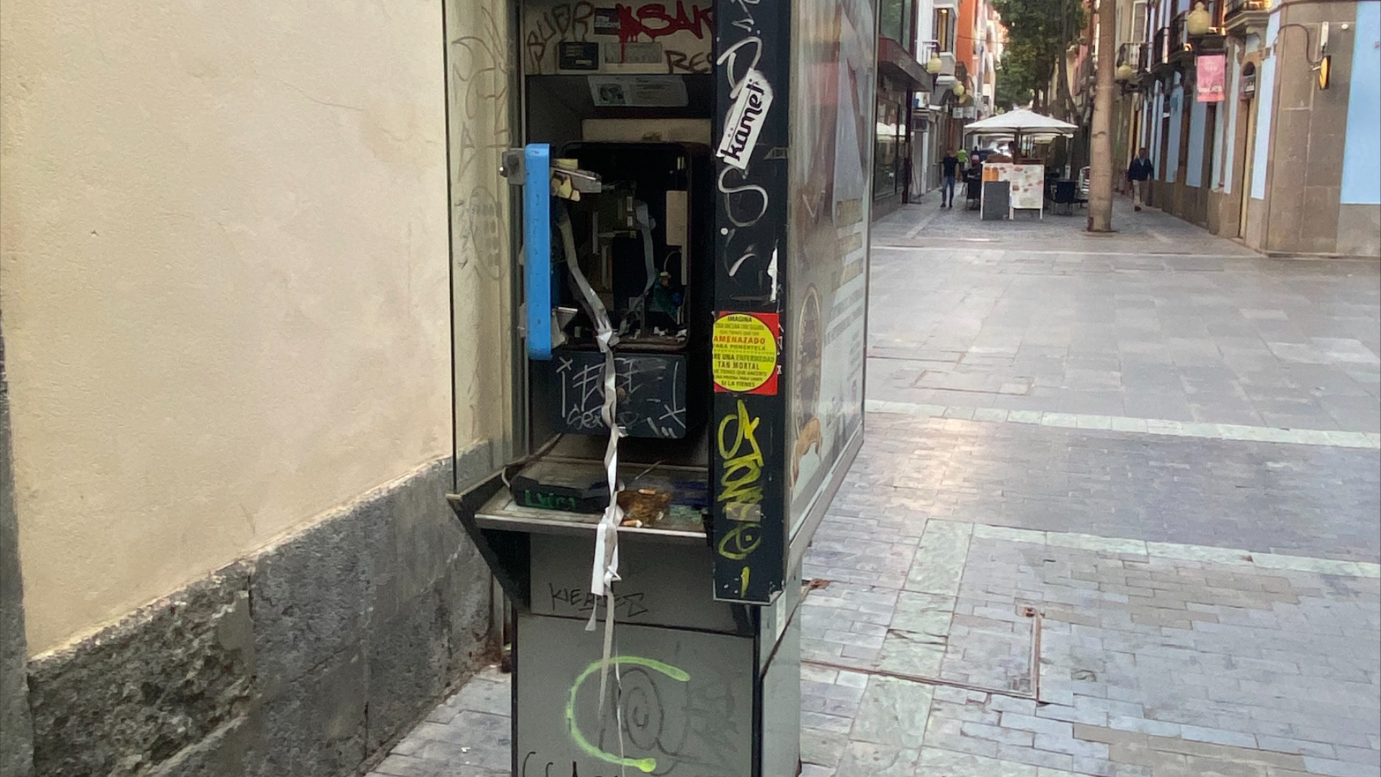 Imagen de una cabina telefónica en Las Palmas de Gran Canaria. / Partido Popular de Las Palmas de Gran Canaria