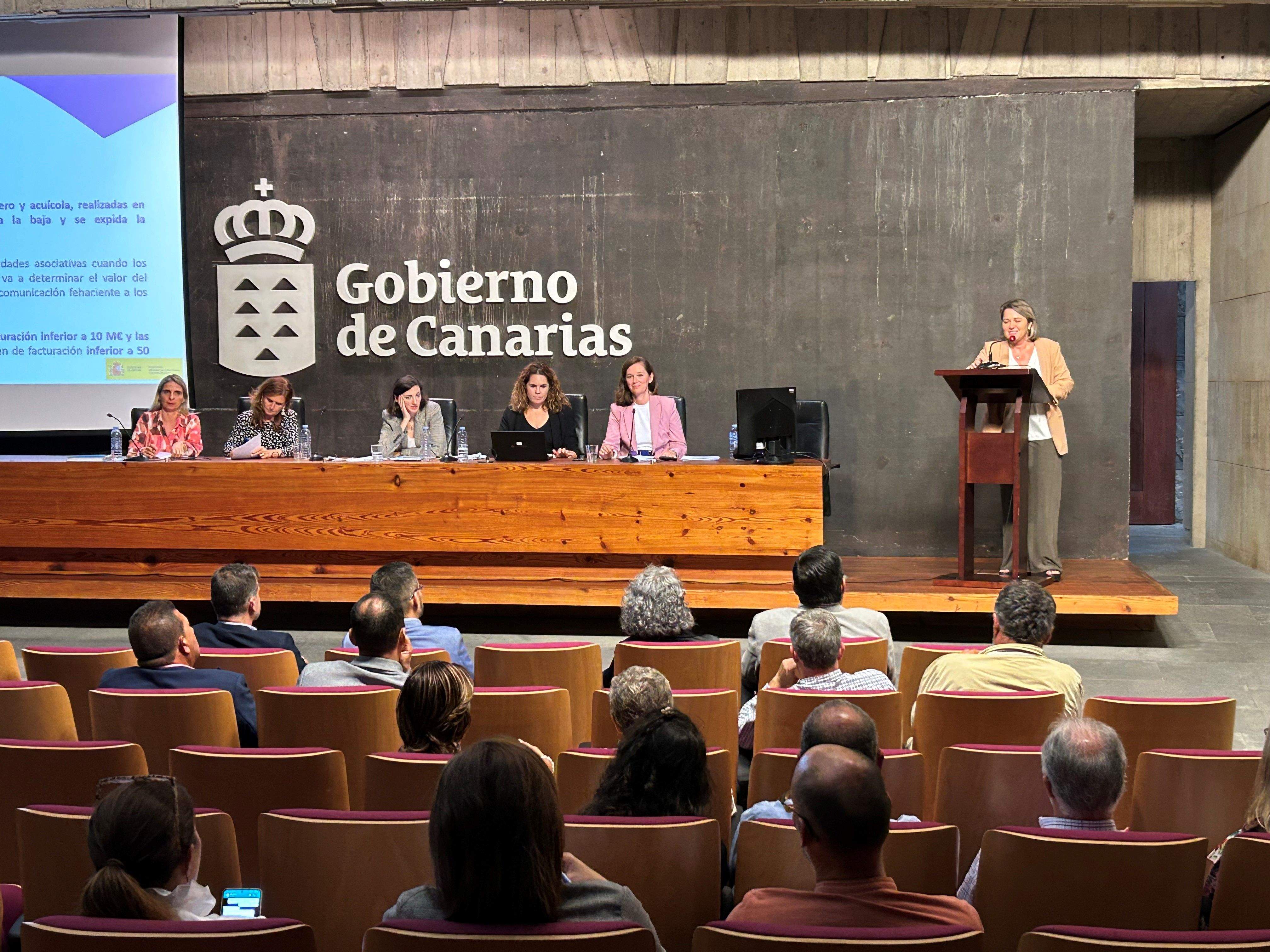 Imagen del desarrollo de las jornadas sobre la Ley de Cadena Alimentaria. / Consejería de Agricultura, Ganadería y Pesca del Gobierno de Canarias