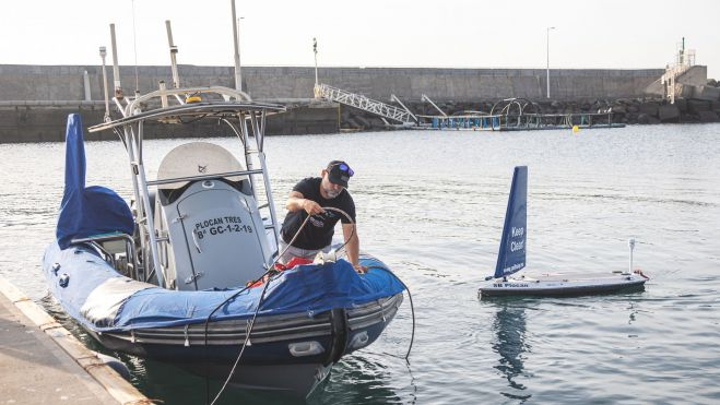 Un barco de PLOCAN atracando en el muelle de Taliarte. / Plataforma Oceánica de Canarias Un barco de PLOCAN atracando en el muelle de Taliarte. / Plataforma Oceánica de Canarias